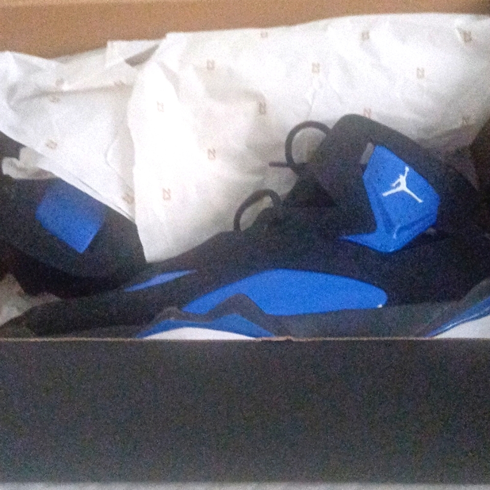 Jordon True Flight size 12,black with royal blue highlights